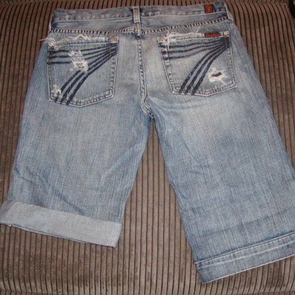 7 FOR ALL MANKIND WOMENS DISTRESSED BERMUDA DENIM ROLLED SHORTS SZ 27 EUC! - Picture 4 of 5